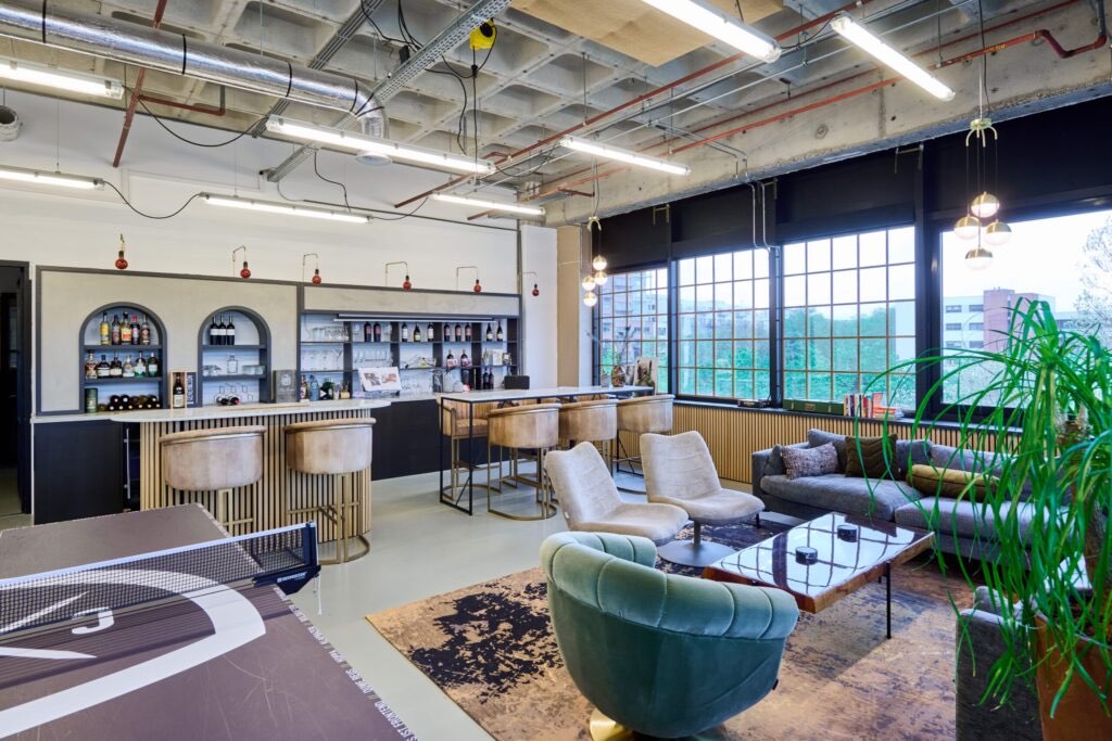 Gezocht: huurder kantoor 650m2 Amsterdam 